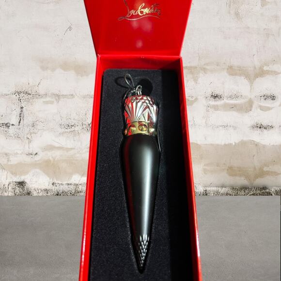 Christian Louboutin Black and Gold Lipstick - Picture 6 of 6